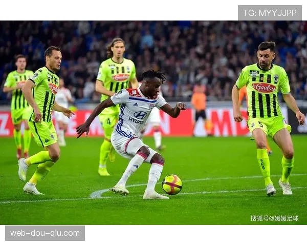 摩纳哥公布对阵里昂大名单，本耶德尔领衔攻击线